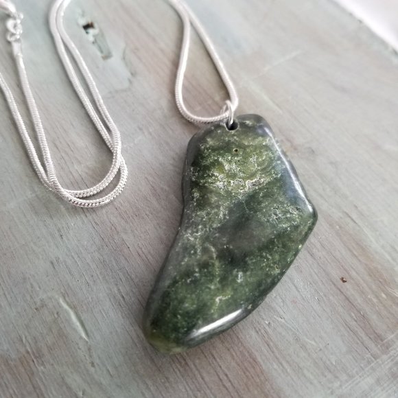 Deep Green Agate Vintage Necklace, Sterling 925 Chain 20" - Picture 2 of 10